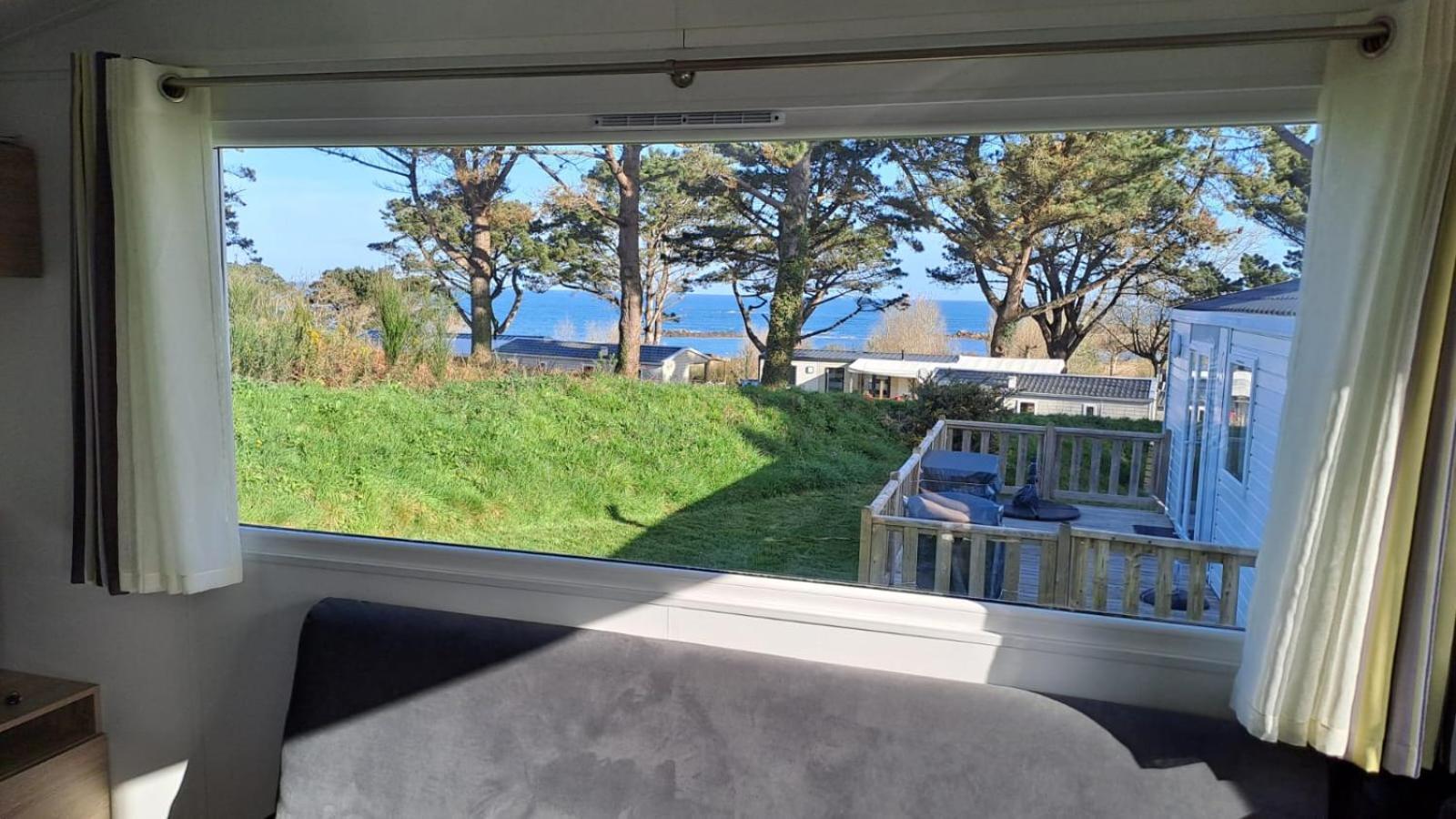 Mobil-Home Convivial Avec Vue Sur Mer - Pleubian Eksteriør bilde